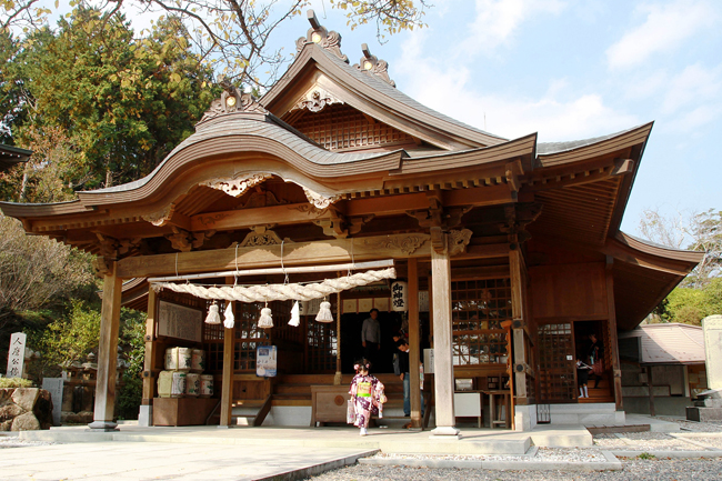 神社へのお参りイメージ