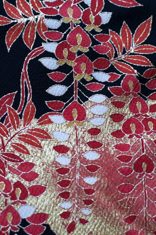 【大幅値下げ！50%OFF】花嫁色打掛け　赤.黒色/金刺繍　鶴/松竹梅模様 大幅値下げ！50%OFF】花嫁色打掛け 金色/金刺繍 金鶴/花、孔子模様