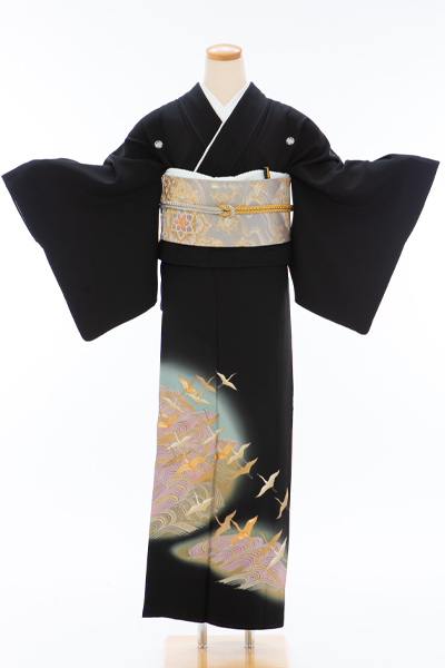 ◆新品◆正絹 黒留袖 比翼付 五つ紋 アンティーク着物 KIMONOBLACK リサイクル着物 黒留袖 中古 正絹 三つ紋 比翼付き 結婚式 金駒