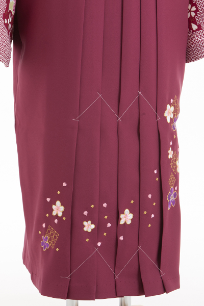 振袖 身長153-168cm 白　ピンク　桜　鹿の子の凹凸のある生地　正絹 振袖 身長153-168cm 白 ピンク 桜 鹿の子の凹凸のある生地 正絹